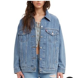 Levi’s Women's Oversized Baggy Two-Toned Trucker Jacket